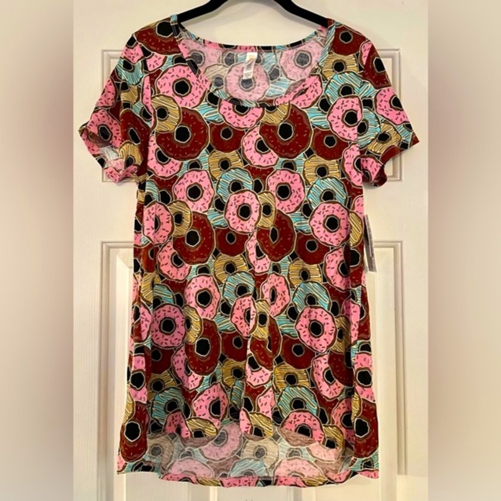 LuLaRoe women’s M Classic Tee!